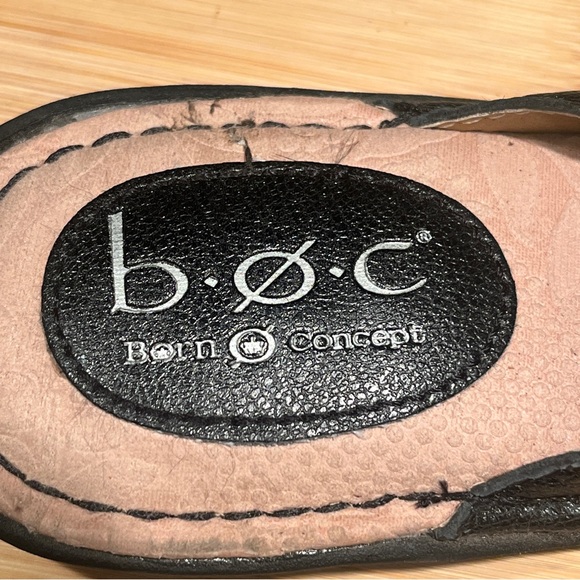 Born Concept Sz 8.5 Padded Black Tan Leather Strap Flower Sandals Slip Ons - Picture 5 of 12